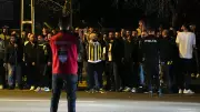 Fenerbahçe taraftarından futbolculara ve yönetime tepki