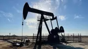 Goldman Sachs'tan Petrol Uyarısı: Talep Zayıflıyor, 2026'da Çift Yönlü Risk!