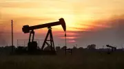 Hürmüz Krizi ABD Petrol Stoklarını Vurdu: 900 Bin Varillik Düşüş