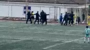 Kocaeli'de Kadın Hakeme Sahada Saldırı Girişimi: Veliden Şok Edici Hareket