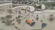 Malazgirt'te Sağanak Yağış Evleri ve Bahçeleri Su Bastı
