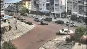 Manisa'da Feci Kaza: 17 Yaşındaki Lise Öğrencisi Motosikletiyle Kamyonetin Altında Can Verdi