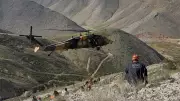 Mantar toplarken mahsur kalan adam askeri helikopterle kurtarıldı