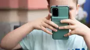 İngiltere'de Okullara Telefon Yasağı Yasal Zorunluluk Haline Geliyor