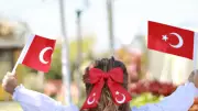 Ünlü isimlerden 23 Nisan mesajı: Hülya Avşar, Türkan Şoray, Hülya Koçyiğit