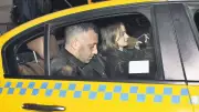 Ünlü Oyuncu Görüntü Vermekten Kaçınırken Kameralara Yakalandı