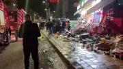 Sivas'ta Kontrolden Çıkan Otomobil İş Yerlerine Çarpıp Devrildi, Sürücü Yaralanmadı