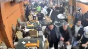 İstanbul'da deprem paniği: Kahvehanedekiler sokağa döküldü