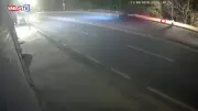 İstanbul'da Sürücü Direksiyon Hakimiyetini Kaybetti: Araç Takla Attı!