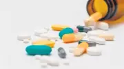 Uzmanlar Uyarıyor: Vitamin Takviyeleri Ömrü Uzatmıyor, Hatta Risk Artırabilir