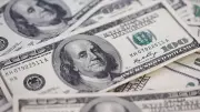 WSJ: ABD, Irak'taki İran bağlantılı grupları baskılamak için dolar sevkiyatlarını engelliyor