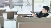 Yasemin Şefkatli'den Eğlenceli Video: Belim Tutuldu, Babaları Çok Meşgul