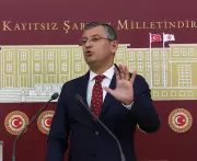 Özgür Özel Nevşehir'de Pankart Protestosuyla Sert Tepki Gösterdi
