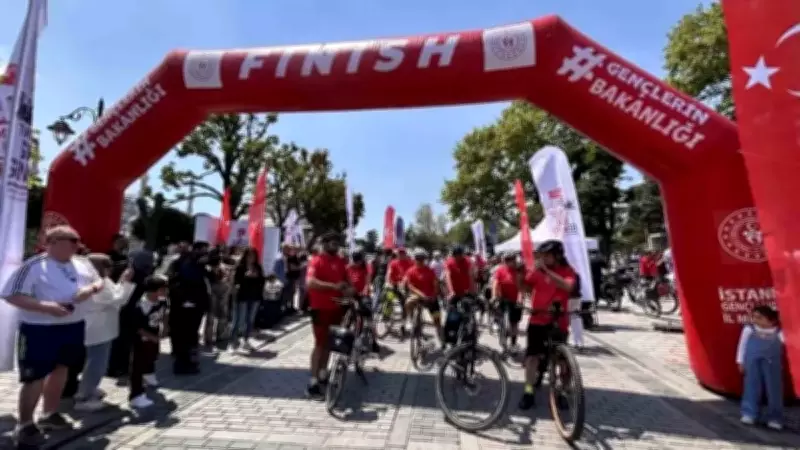 19 Mayıs'ta gençler Sultanahmet'ten Dolmabahçe'ye pedal çevirdi