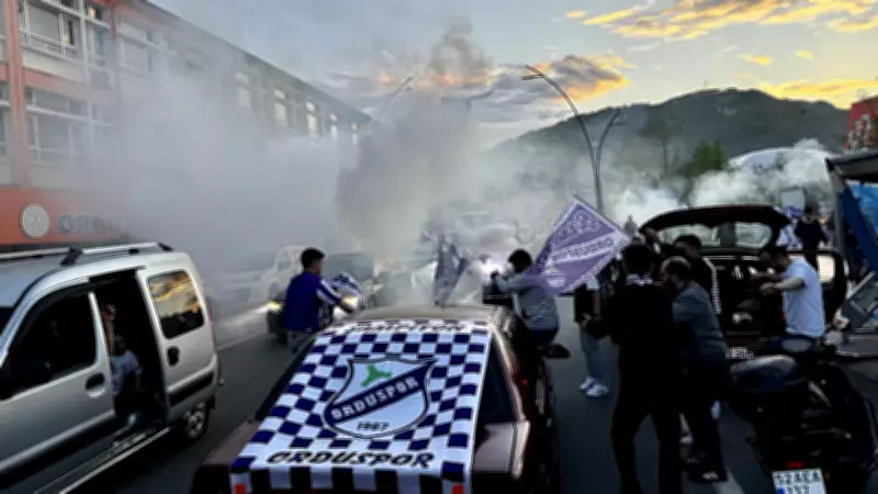 52 Orduspor FK'nın 2. Lig'e Yükselmesi Ordu'da Coşkuyla Kutlandı