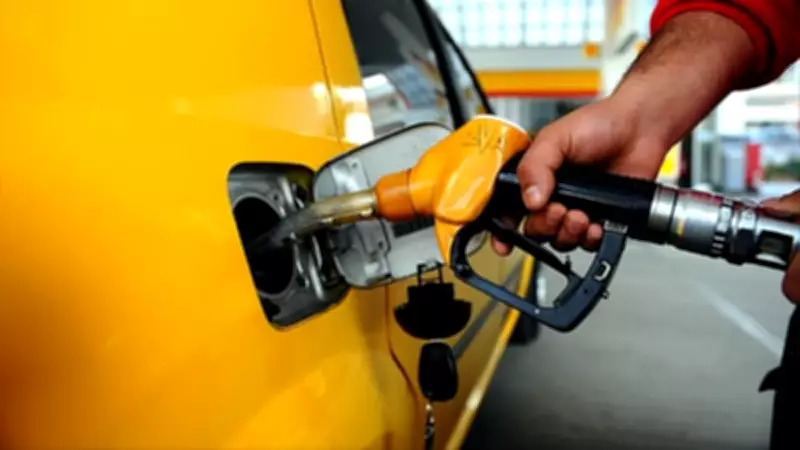 5.58 TL'lik dev indirim pompaya yansıdı! Motorin ve benzin ne kadar oldu? 9 Mayıs akaryakıt fiyatları