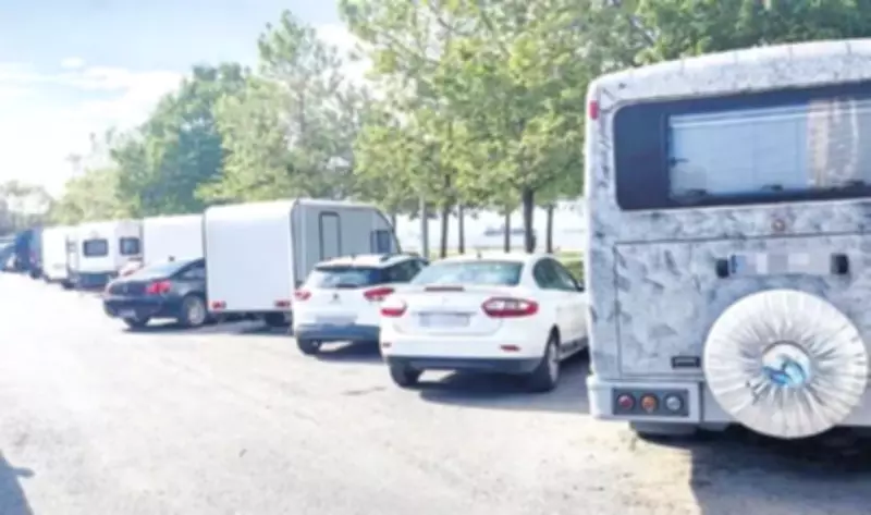 Ada Manzaralı Karavanlar: Doğayla İç İçe Tatil