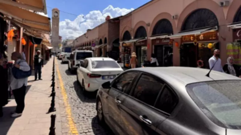 Adana Büyük Saat esnafından bakımsızlık ve trafik tepkisi