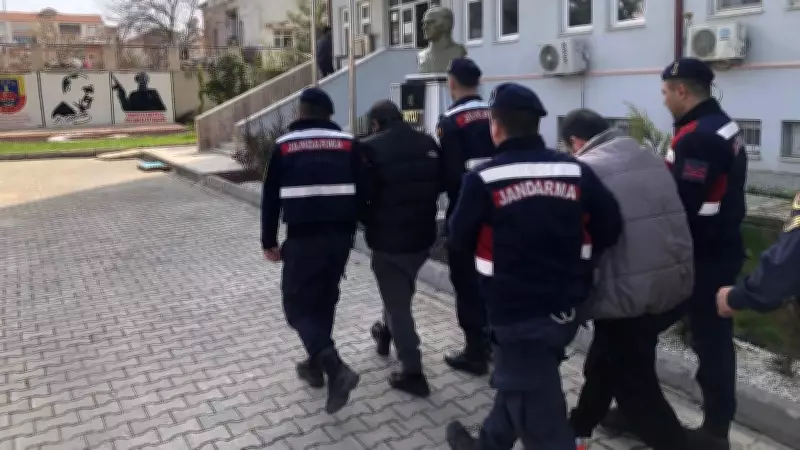 Adana'da 406 ve 222 yıl hapis cezasıyla aranan 2 hükümlü Adıyaman'da yakalandı