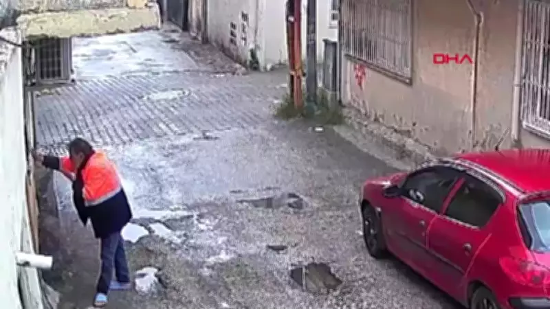 Adana'da evsiz adam, tartıştığı 3 çocuk tarafından darp edildi