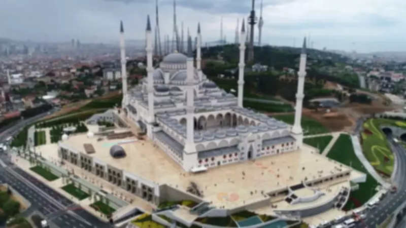 Afyonkarahisar Bayram Namazı 2026: Kurban Bayramı Saati ve Kılınışı