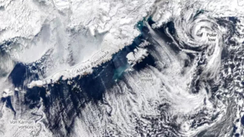 Alaska Semalarında Görsel Şölen: NASA Dev Bulut Girdaplarını Görüntüledi