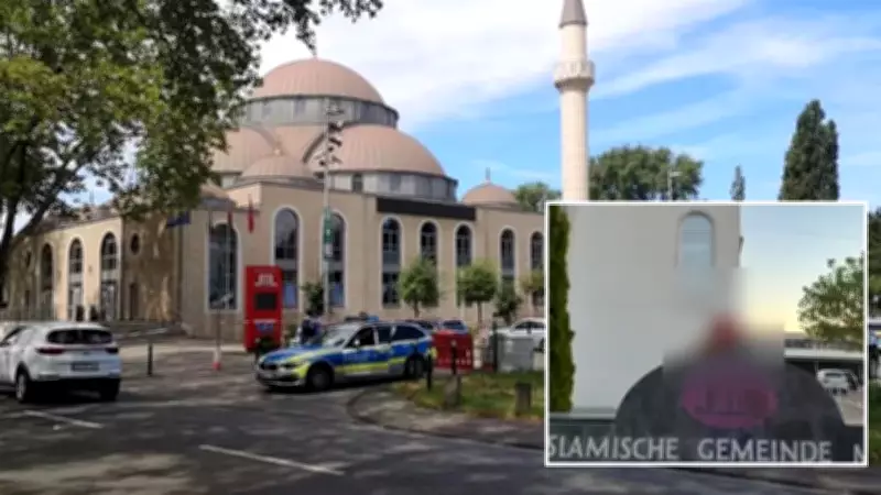 Almanya'da DİTİB camisine saldırı: Domuz başı ve kanlı mermer tahribatı