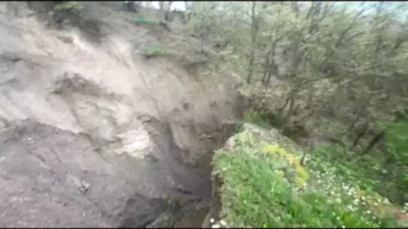 Amasya'da heyelan: Sepetli Köyü yayla yolunda dev yarık oluştu