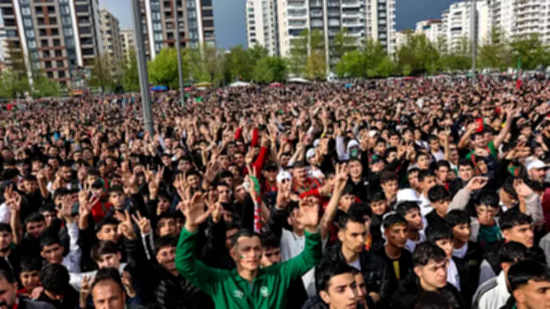 Amedspor'un Süper Lig'e yükselişi Diyarbakır'da coşkulu kutlamalara sahne oldu