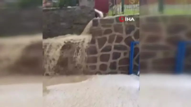 Ankara'da dolu yağışı etkili oldu: Ceviz büyüklüğünde dolu tarım arazilerine zarar verdi
