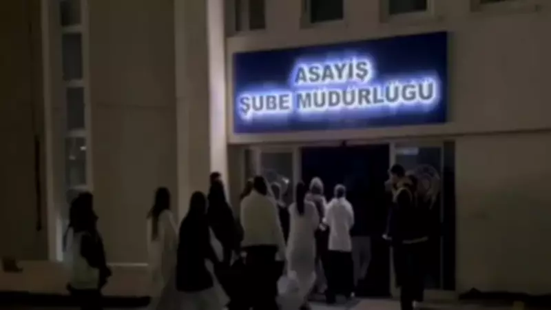Ankara'da eğlence mekanlarına operasyon: 29 gözaltı, 47 sınır dışı