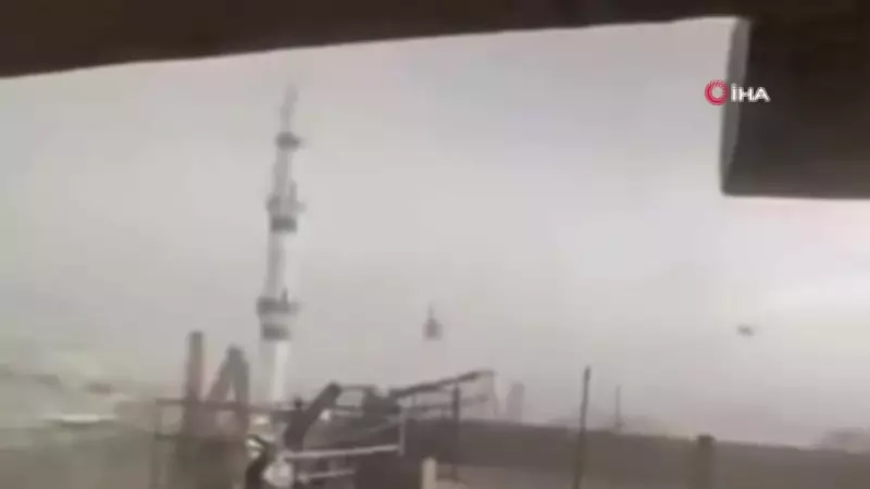 Şanlıurfa'da fırtınada cami minaresi yıkıldı: O anlar kamerada