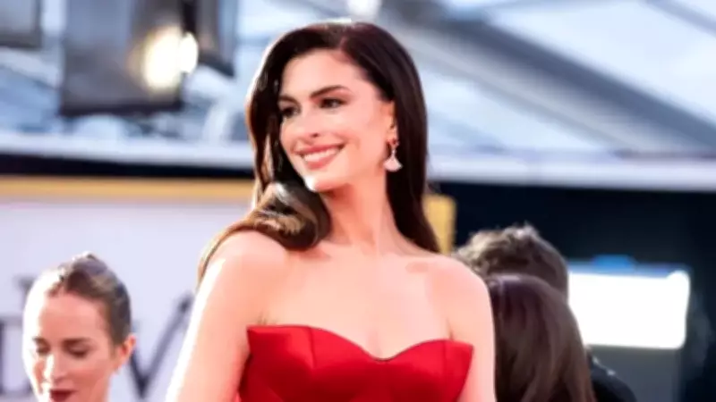 Anne Hathaway 10 Yıl Tek Gözle Yaşamış! Gözyaşlarıyla İtiraf Etti