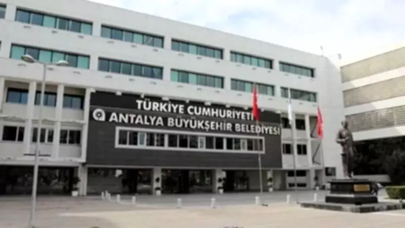 Antalya Büyükşehir'deki yolsuzluk soruşturmasında yeni detaylar: Paradan Muhittin Böcek'in haberi vardı