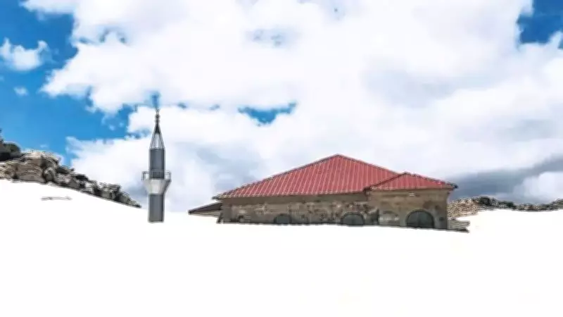Antalya'da 741 yıllık tarihi cami tamamen kara gömüldü