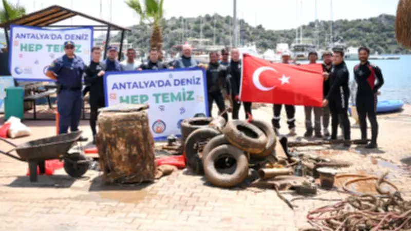 Antalya'da deniz dibi temizliğinde çamaşır makinesi çıktı