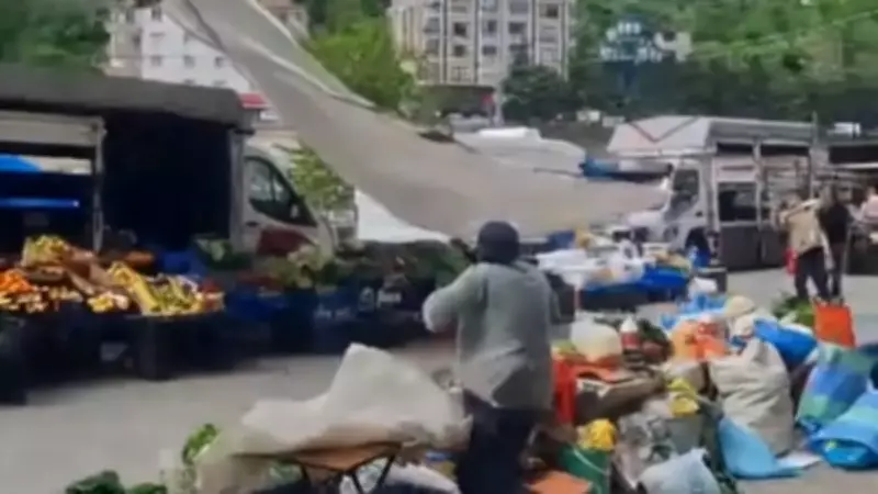 Artvin'de Fırtına Felaketi: Pazar Yeri Savaş Alanına Döndü