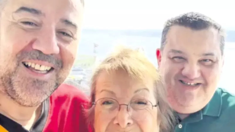 Ata Demirer ve Annesi Ayten Kaçar'ın Anneler Günü Sohbeti Güldürdü