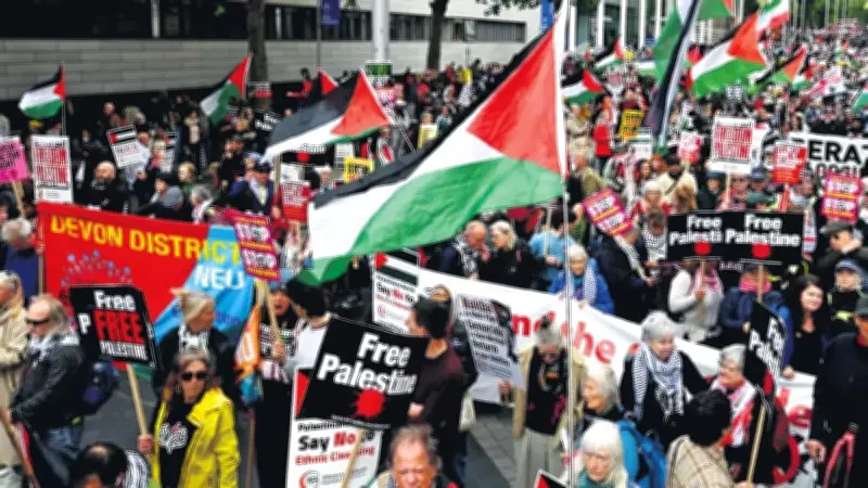 Avrupa'da dev Gazze yürüyüşü: Londra ve Stockholm'de tarihi protesto