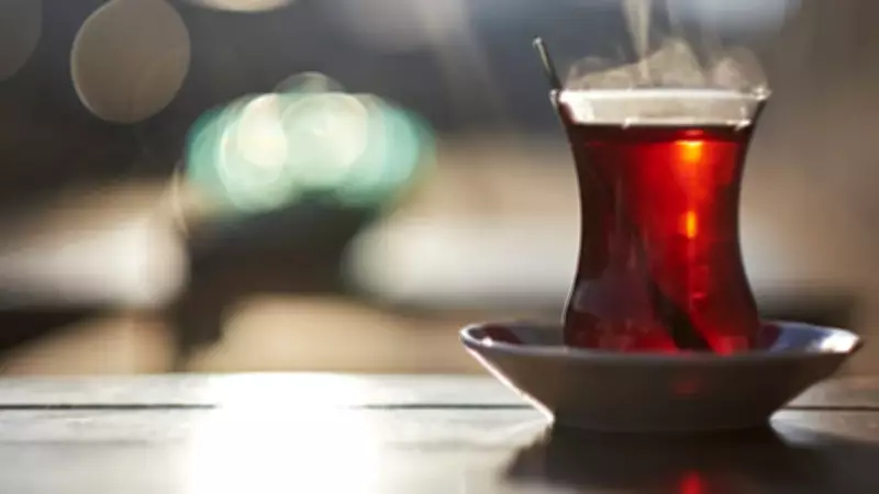 Çay Demlerken Yapılan Kritik Hata Lezzeti Tamamen Yok Ediyor