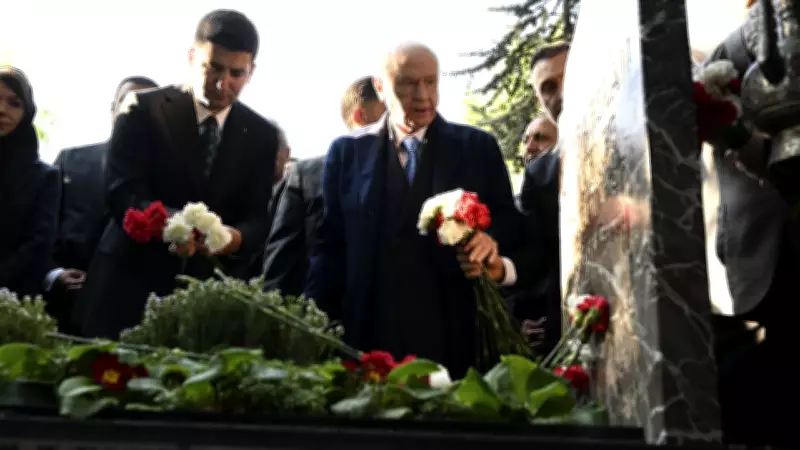 Bahçeli, Kurban Bayramı'nda Alparslan Türkeş'in Kabrini Ziyaret Etti