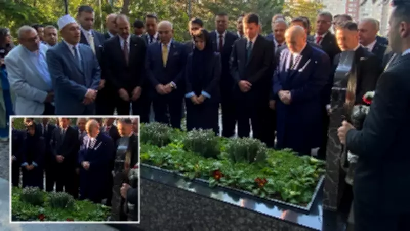 Bahçeli, Türkeş'in mezarını ziyaret etti