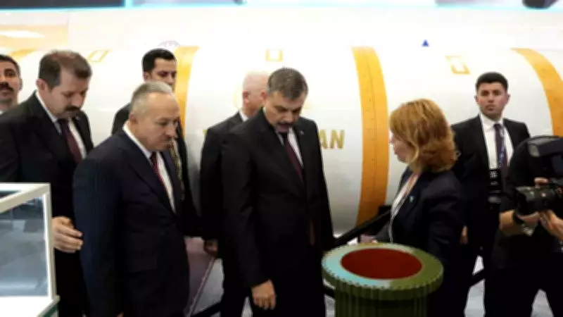 Bakan Çiftçi SAHA EXPO'da yerli ve milli ürünleri inceledi