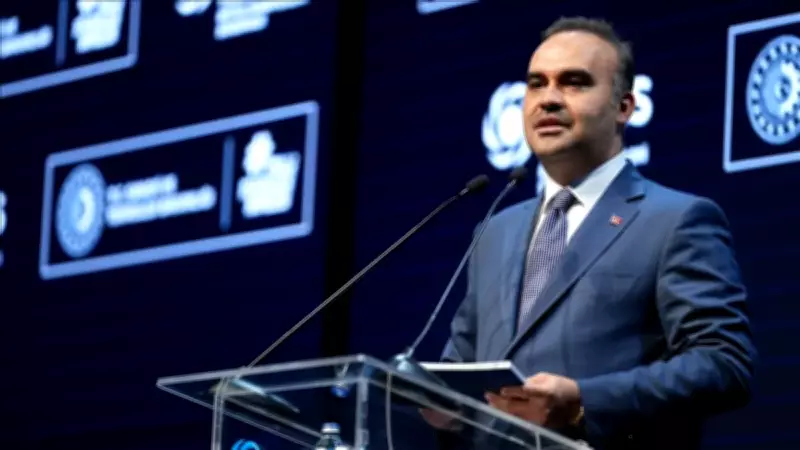 Bakan Kacır: SAHA 2026'da sanayi ve savunma işbirliklerini değerlendirdik