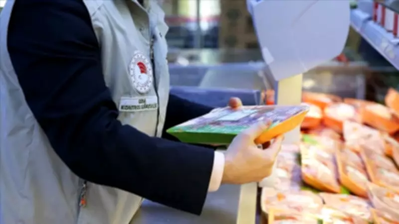 Bakanlık'tan 'yeni gıda' düzenlemesi: Böcek ve domuz içerikli ürünlere kesin yasak