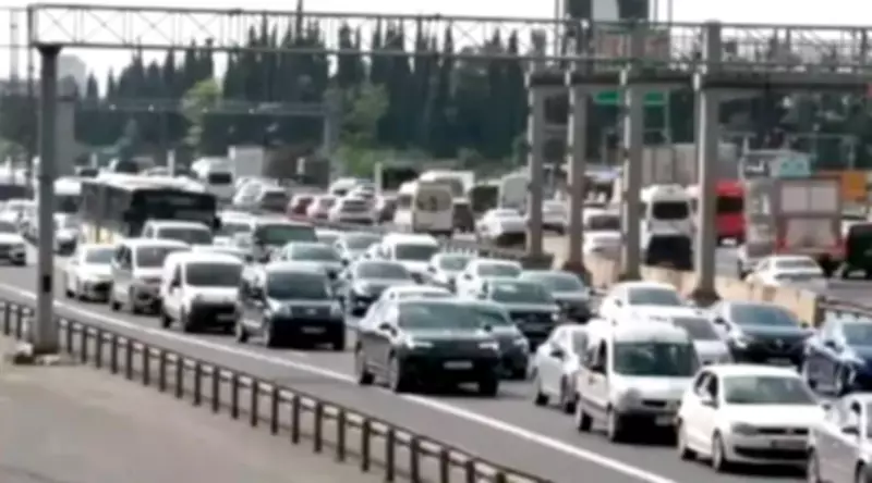 Bayram Öncesi İstanbul'dan Kaçış Başladı: Trafikte Yoğunluk Yüzde 74'ü Aştı