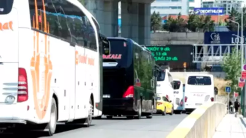 Bayram tatili dönüşleri başladı: Otogar ve havalimanında yoğunluk