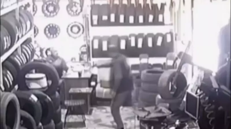 Bayrampaşa'da iş yerine silahlı saldırı: 2 milyon TL talebi kanlı bitti