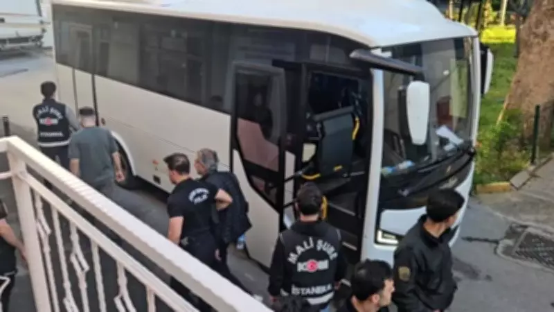 İBB'ye yönelik operasyonda gözaltına alınan 12 kişi sağlık kontrolünden geçirildi