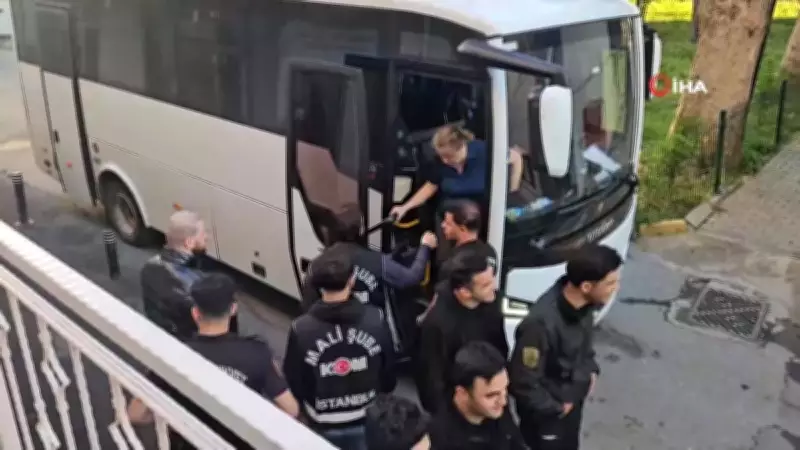 İBB'ye yönelik yolsuzluk operasyonunda gözaltına alınan 12 kişi sağlık kontrolünden geçirildi